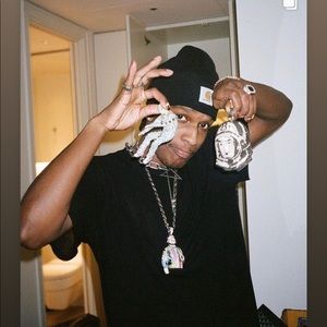 Meet your Posher, Isaiah